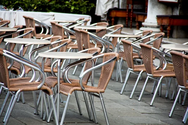 Empty chair as a symbol of stagnation in tourism — Stock Photo, Image