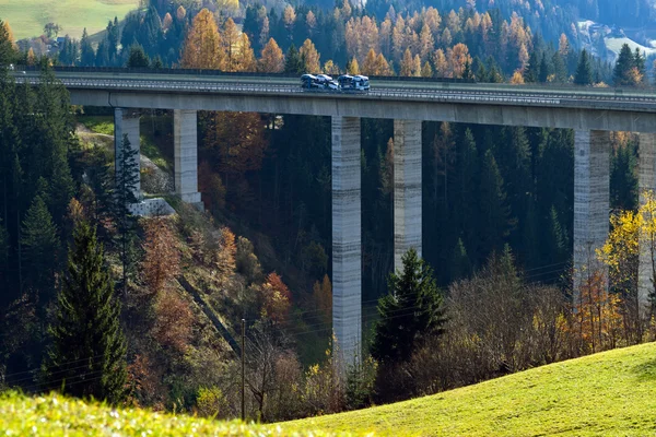Autobahnbrücke der Tauernautobahn — Stock fotografie