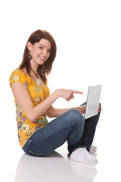 Mladá úspěšná žena s notebookem Těšíme — Stock fotografie