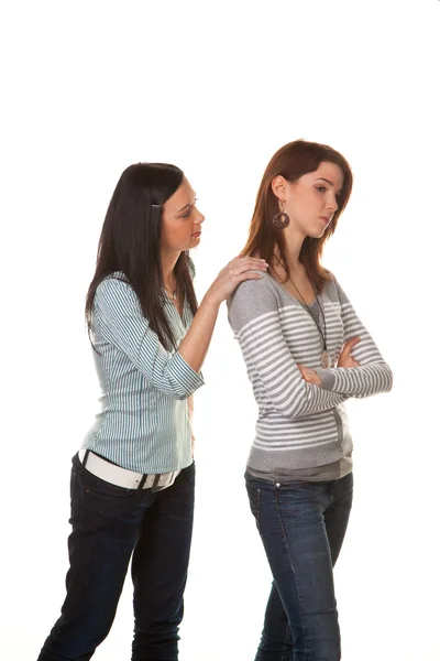 Las mujeres están enojadas y ofendidas cuando discuten — Foto de Stock