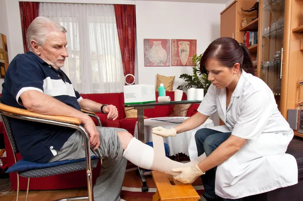 Wound care by nurses — Stock Photo, Image