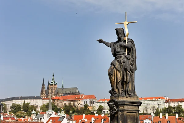 Prague, pont de charles avec château de prague et hradcany — Photo
