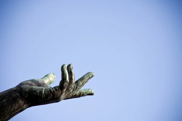 Hand of a bronze statue — Stock Photo, Image