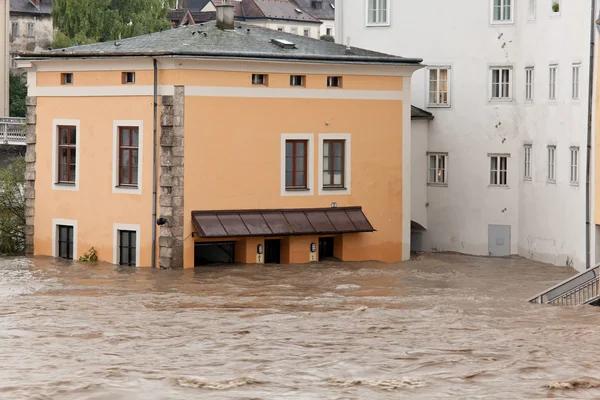 Velká voda a záplavy v steyr, Rakousko — Stock fotografie