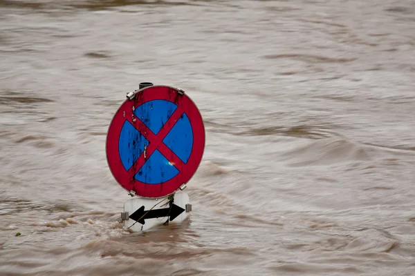 Overstromingen tijdens hoog water na regen — Stockfoto