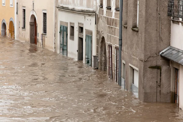 Acqua alta e inondazioni in steyr, austria — Foto Stock