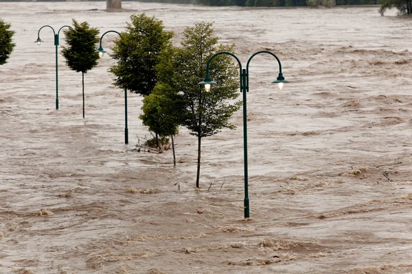 Überschwemmungen bei Hochwasser nach Regen — Stockfoto