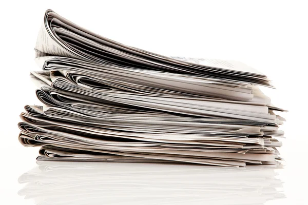 Stapels oude kranten en tijdschriften — Stockfoto