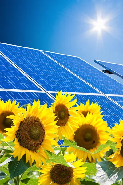 Alternatywne źródła energii słonecznej. energii słonecznej elektrowni. — Zdjęcie stockowe