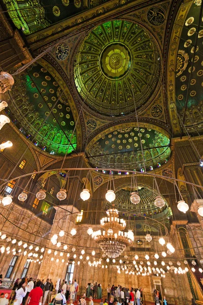 Egipto, cairo. Mezquita Ali Mohammed. el interior . — Foto de Stock