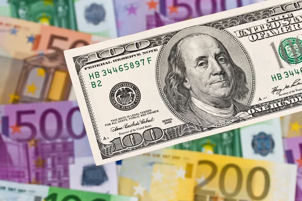 Euro- und Dollar-Scheine. — Stockfoto