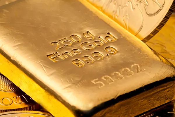 Investment in real gold — Stock Photo, Image