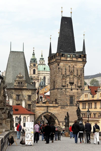 Prag, auf der Karlsbrücke — Stockfoto