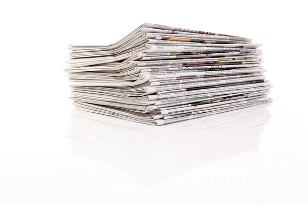 Pile di vecchi giornali — Foto Stock
