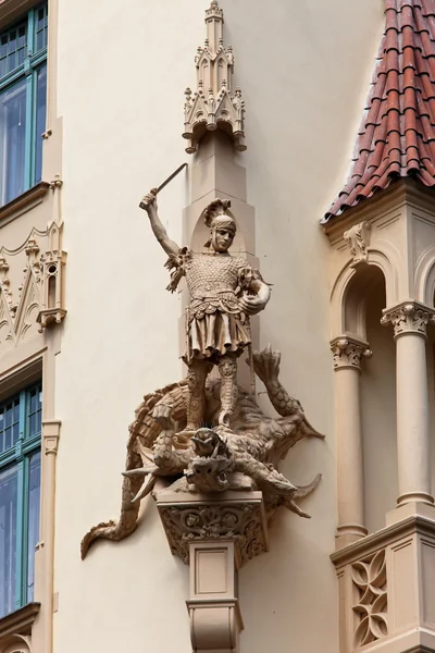 Praga, pięknie odnowiony dom — Zdjęcie stockowe