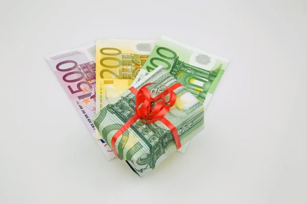 A package eingwickelt in money — Stock Photo, Image