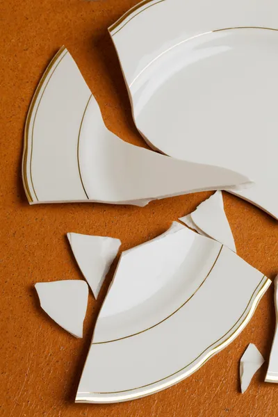 Broken plates — Stock Photo, Image