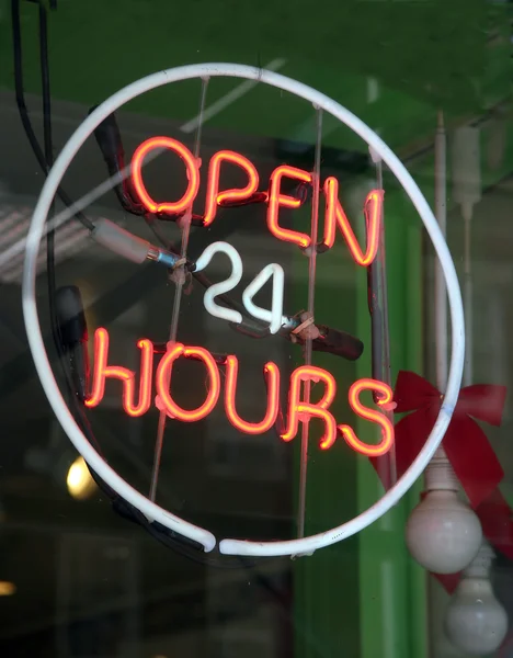 Insegna al neon aperta 24 ore su 24 — Foto Stock