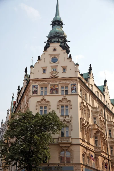 Prague, beautifully renovated houses n the old tow — Stock Photo, Image