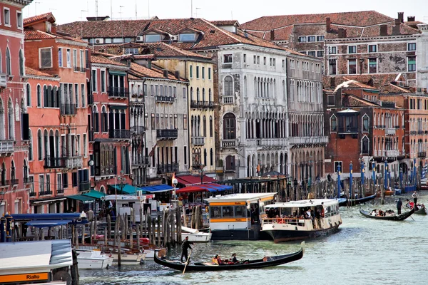 Jedinečný výhled z města Benátek v Itálii. — Stock fotografie