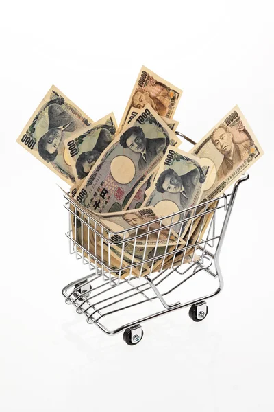 日本日元钞票与购物篮 — 图库照片