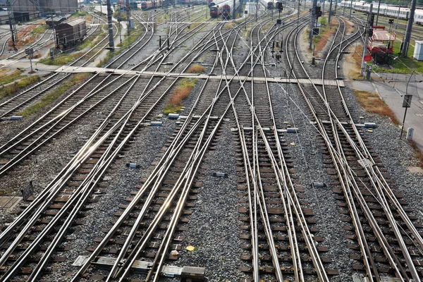 Railroad tracks met schakelaars — Stockfoto