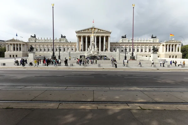 Itävalta, Wien, parlamentti — kuvapankkivalokuva