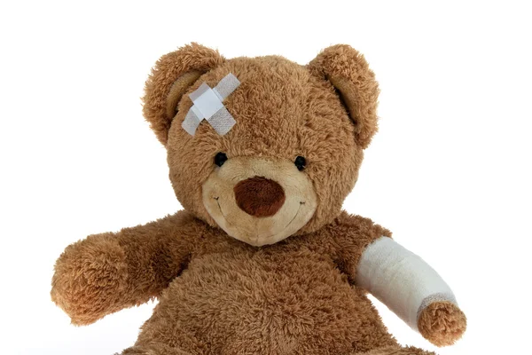Miś z bandaż po wypadku — Zdjęcie stockowe