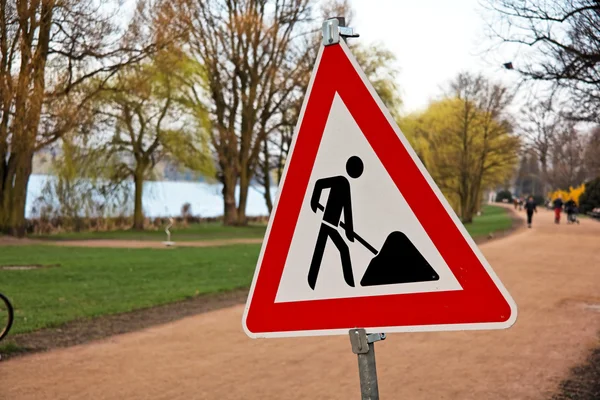 記号と工事現場の交通標識 — ストック写真