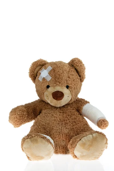Bear with bandage after an accident — Stock Photo, Image