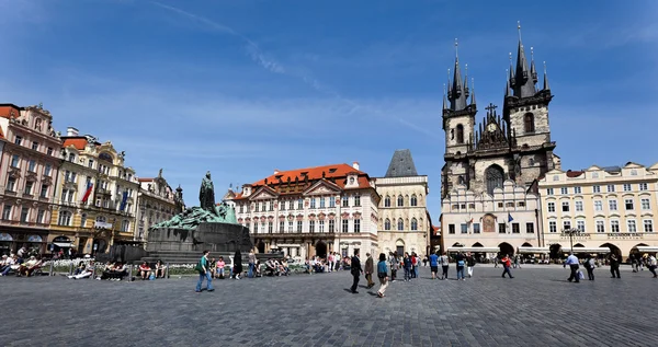 Prague, place de la Vieille Ville tyn, église — Photo
