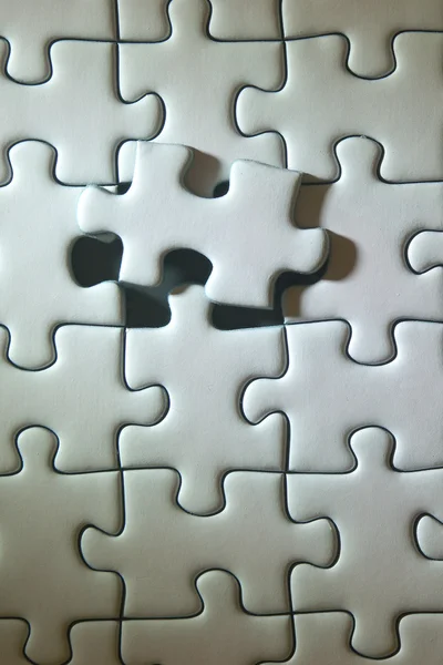 Completando o quebra-cabeça em falta — Fotografia de Stock