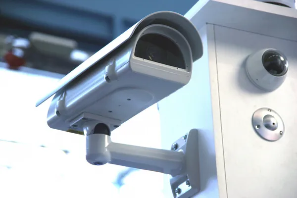 Security Cam Security cam aangesloten op de muur — Stockfoto