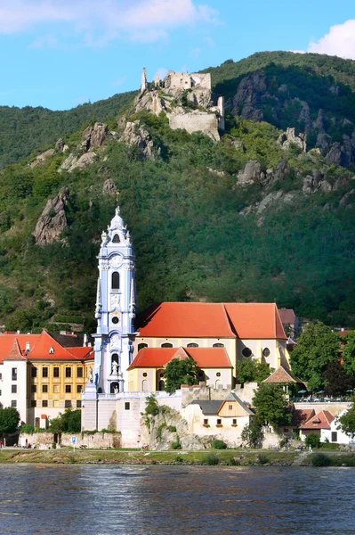 Die Pfarrkirche in Durnstein, Österreich — Stockfoto