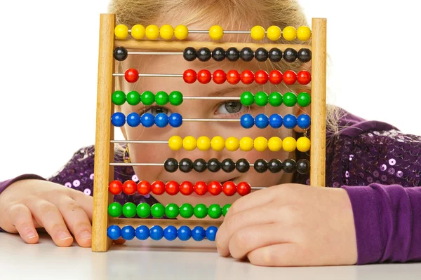School kind verwacht een abacus — Stockfoto