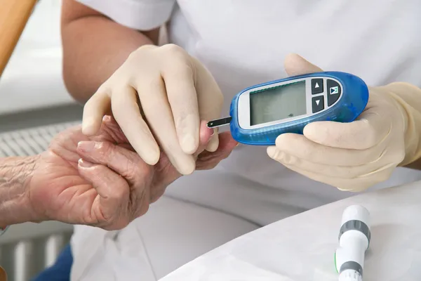 Blood glucose meter — Stock Photo, Image