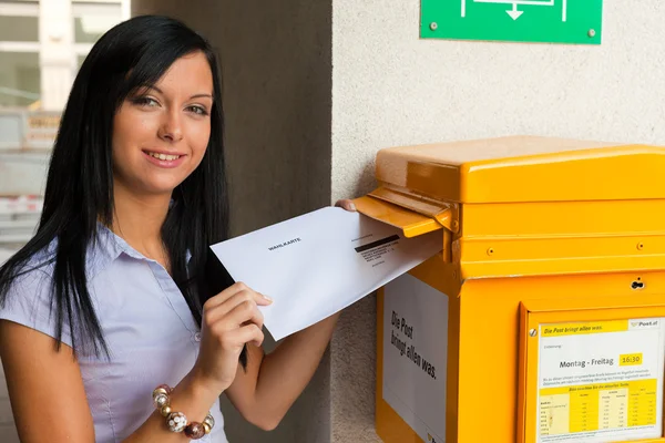 Жінка з картку для голосування (Австрія) — стокове фото