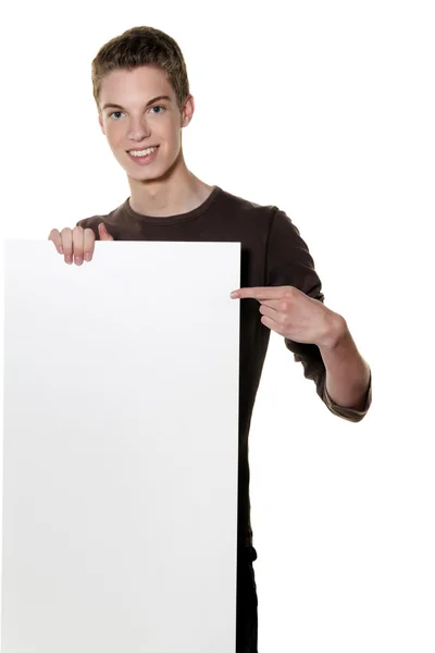 Молодой человек поминки пустой плакат — стоковое фото