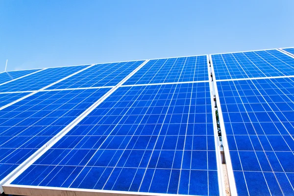 Energia solar alternativa . — Fotografia de Stock