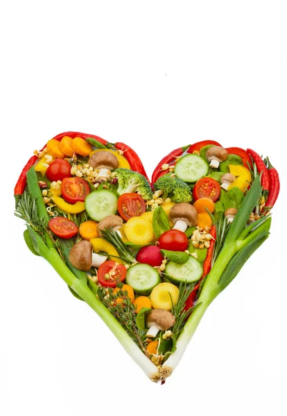 Un corazón hecho de verduras. alimentación saludable —  Fotos de Stock