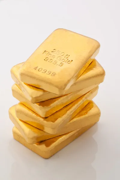Külçe altın ve goldm daha gerçek altın yatırımı — Stok fotoğraf