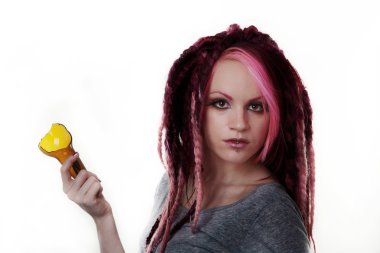 dreadlocks saçlı kadın portresi
