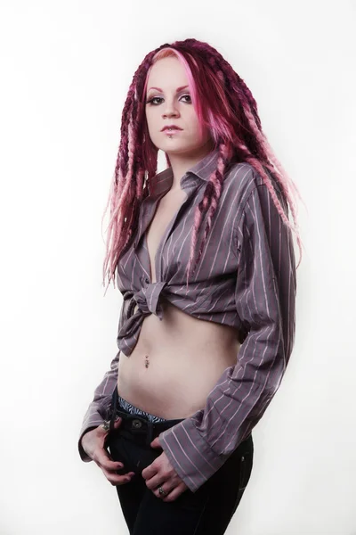 Ritratto di donna con capelli dreadlocks — Foto Stock