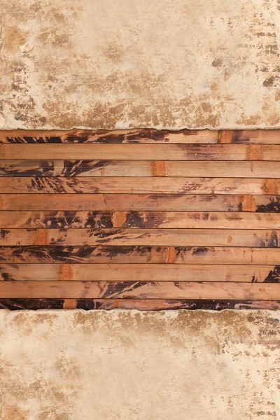 木製の背景に風化させた古いペーパー — ストック写真