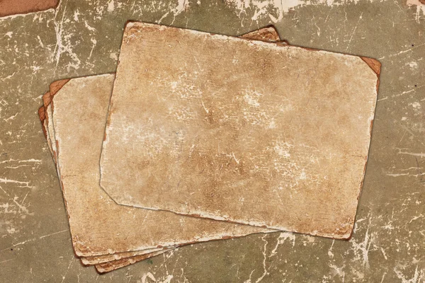 Старовинні старі папери на пошкодженому тлі — стокове фото