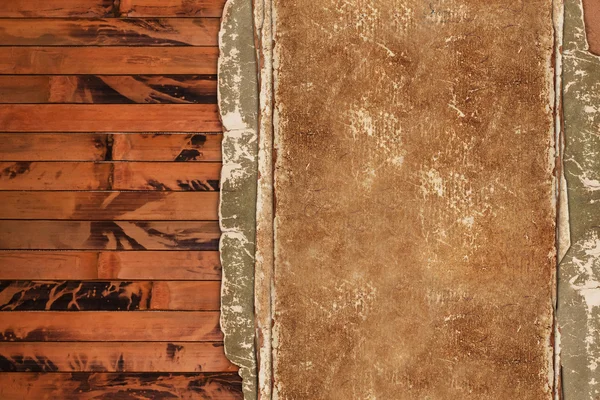 Folhas de papel desgastadas sobre um fundo de madeira — Fotografia de Stock