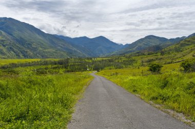 yol Dağları, Yeni Gine