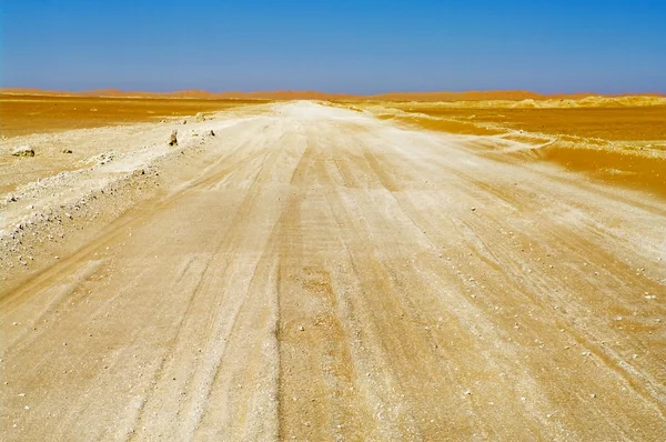 オマーンの砂漠の道 — ストック写真