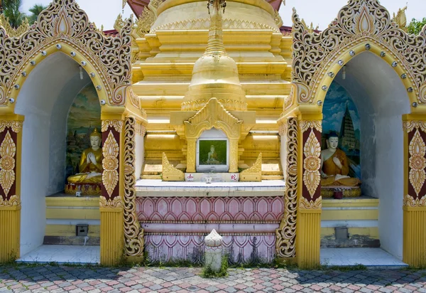 Templo birmano de Dharmikarama, Malasia — Foto de Stock