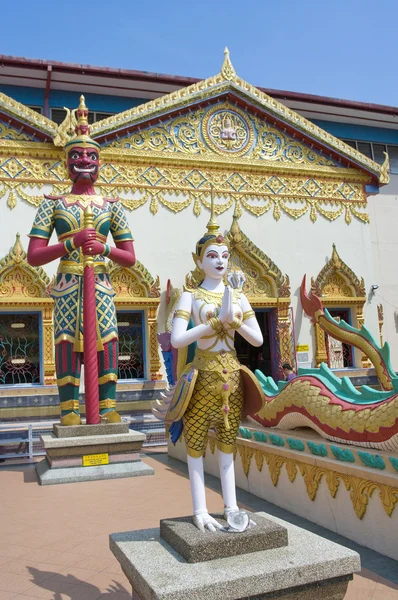 Socha na thajské chrámu wat chayamangkalaram v Penangu — Stock fotografie